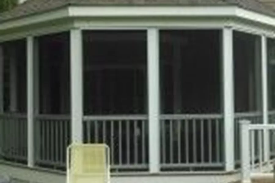 Octagon shaped screened porch