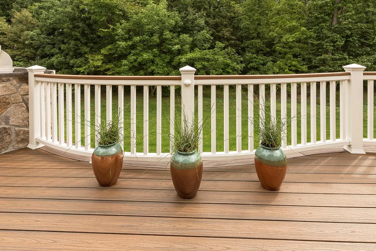25+ Well Designed Deck Railing Ideas #deck #railing #ideas #diy