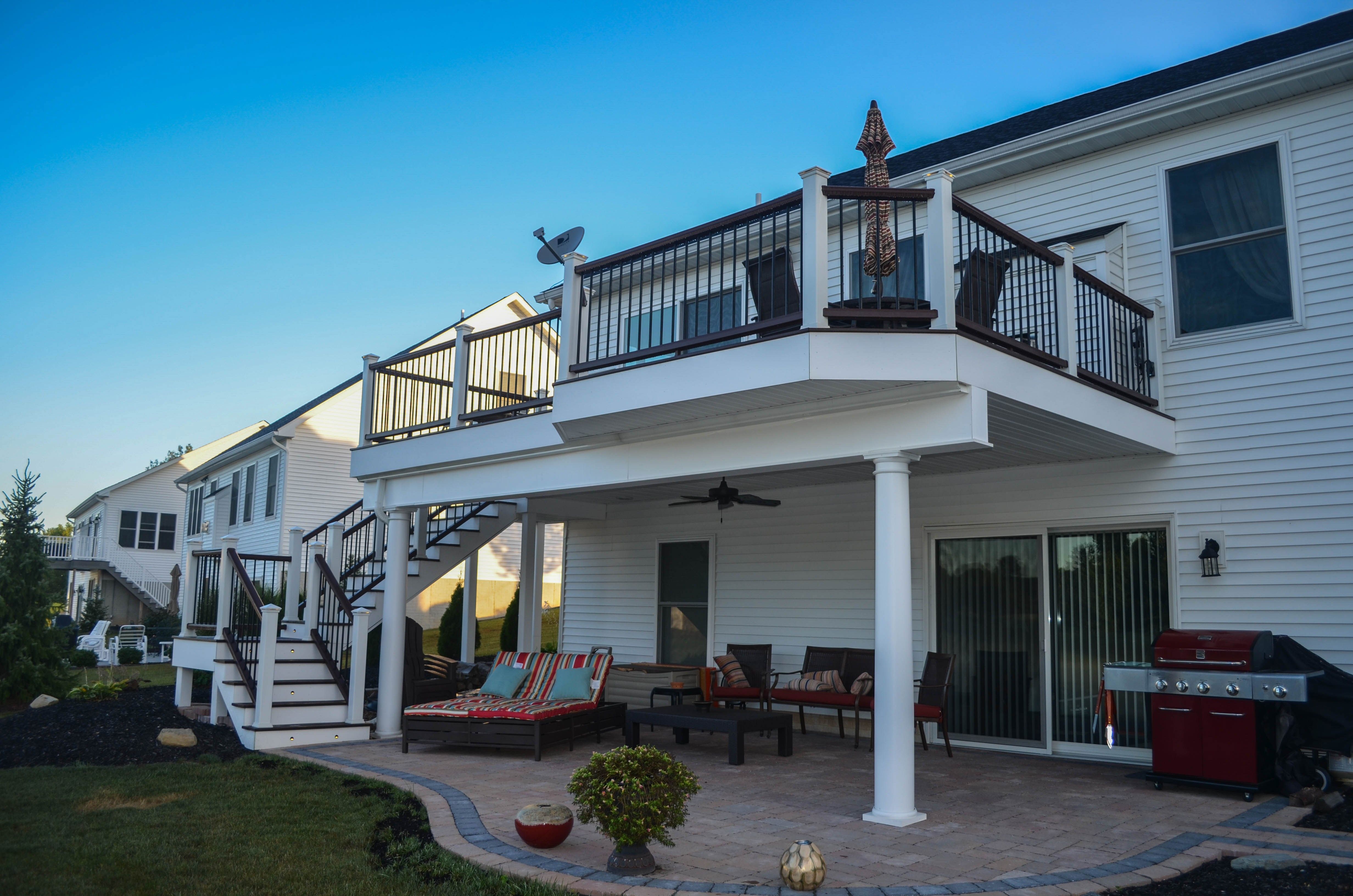 Walk out deck Picture 3682 by Trex