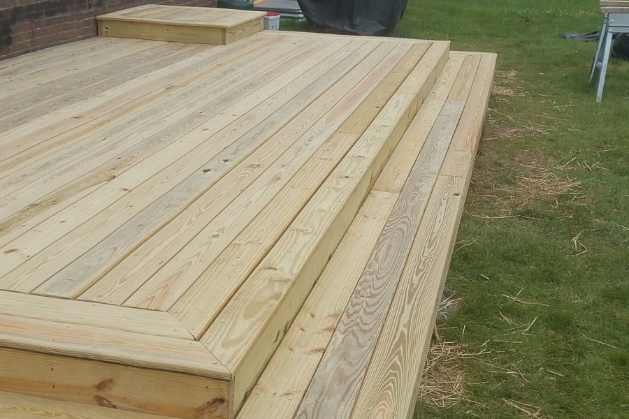 Gallery | Back Yard Platform Deck - Picture 11510 | Decks.com