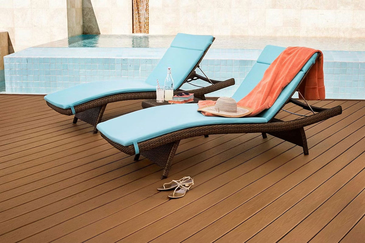 Deck With Pattio Furniture