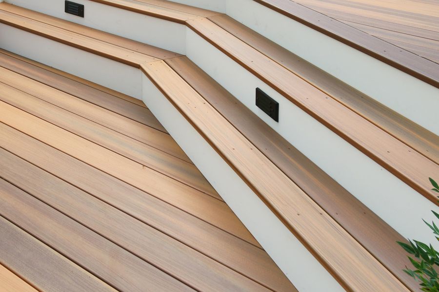 Gallery Davidson curved deck Picture 1430