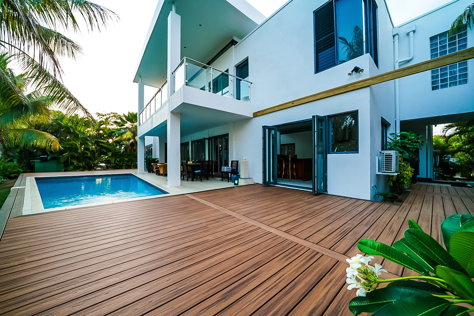 Best Pool Decking Options and Materials