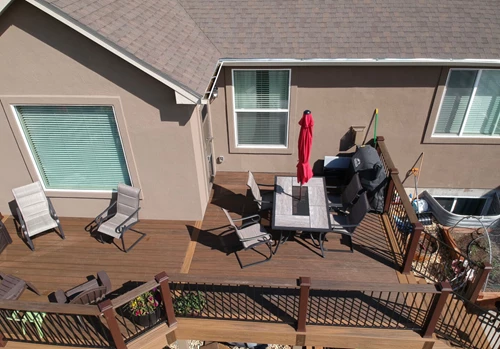 Two toned deck with brown and red brown decking.