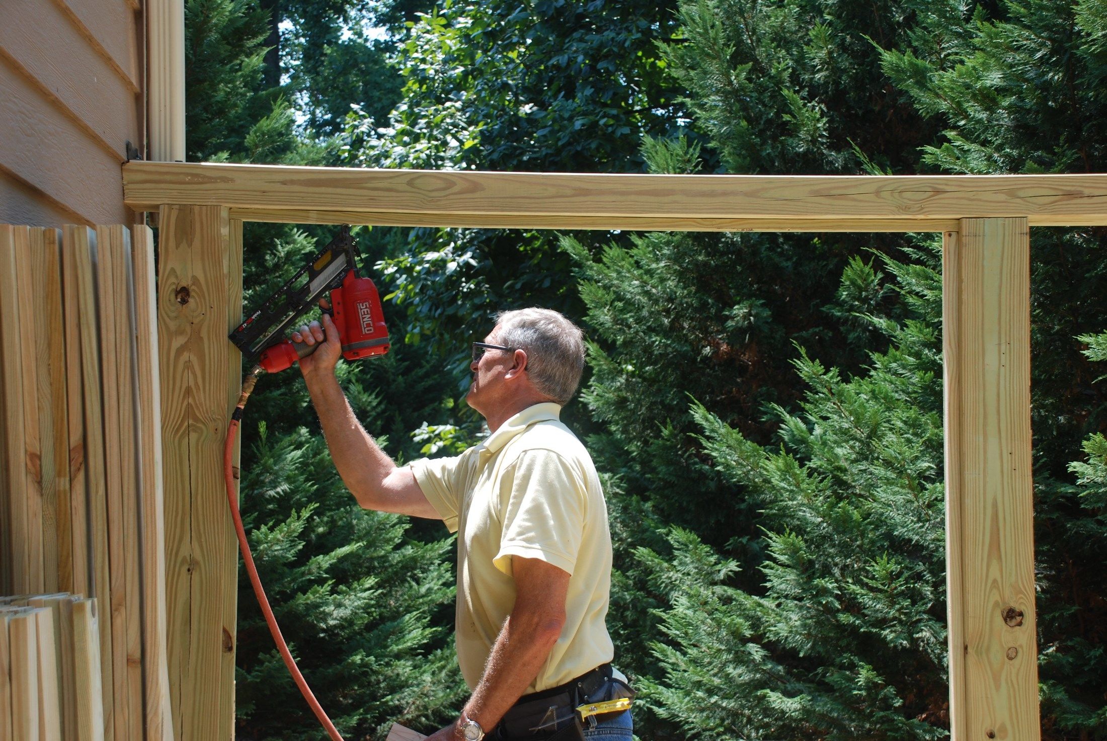 Decks with clearance privacy panels