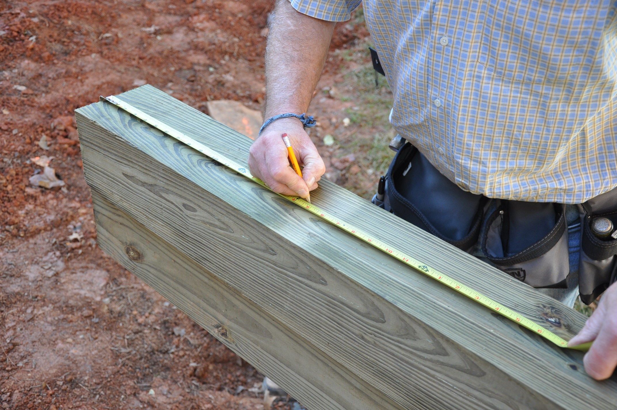 Connecting Notched Wood Posts to Deck Beam