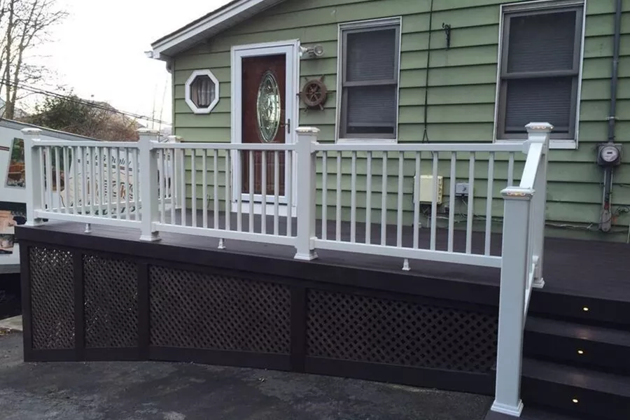 deck in Centerport,NY 11721
