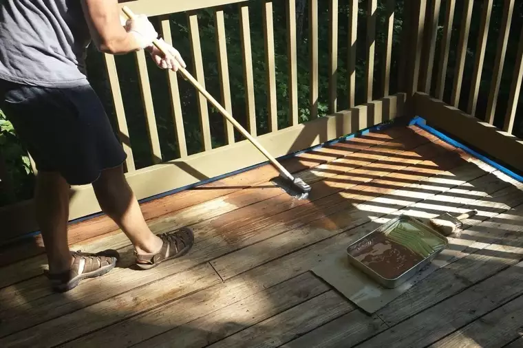 How To Stain A Deck Image@2X