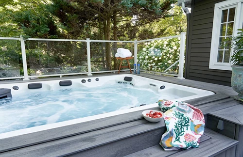 Serene Deck Design With Bubbling Hot Tub